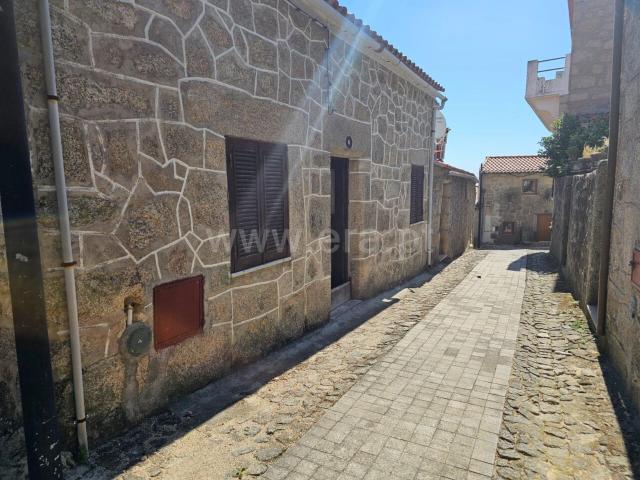 Moradia Geminada T2 / Fundão, Castelo Novo