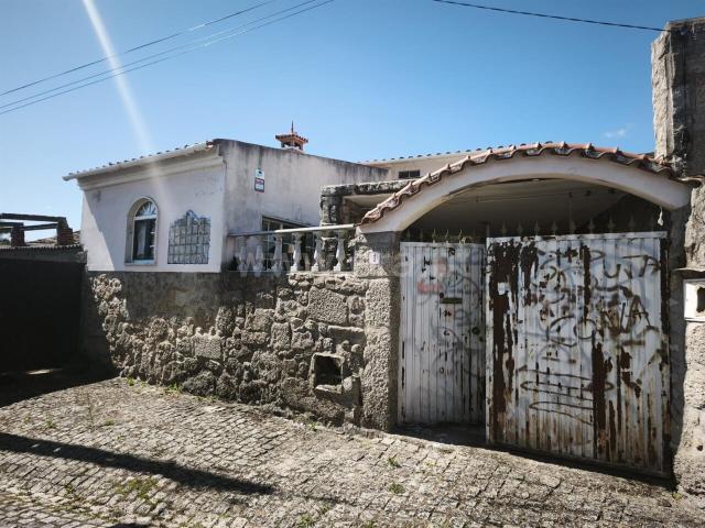 Moradia Geminada T2 / Fundão, Orca