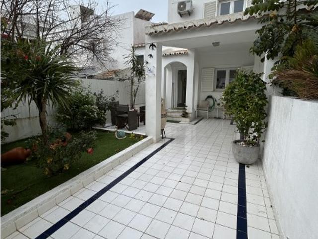 Moradia T2 em Albufeira com elevado potencial de rentabilidade