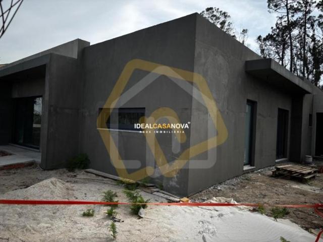 Moradia Geminada T3+1 em Cacia