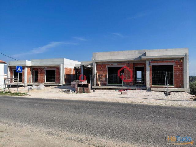 MORADIA GEMINADA T3 NOVA | 26084077635