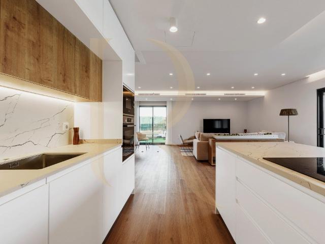 Moradia geminada T3 nova com garagem e piscina nos Foros de. 0m² Amora