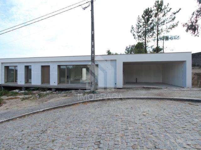 Moradia Geminada T3 Nova para Venda em Rendufinho Póvoa de Lanhoso