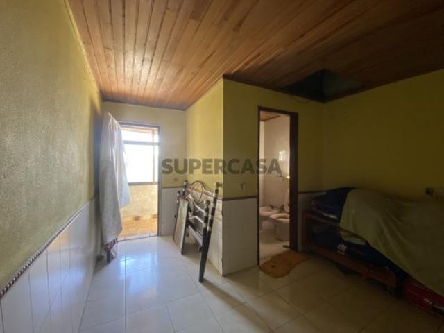 Moradia Geminada T3 c/ 3 Pisos e 3 WC em Odivelas Excelente Oportunidade! SÓ PRONTO PAGAMENTO