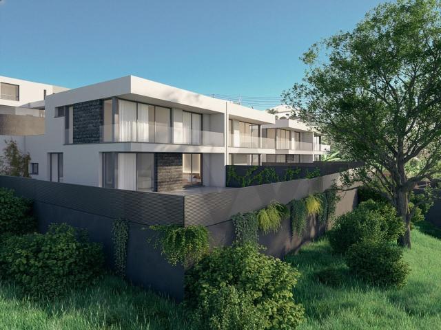 Moradia Geminada T3 com 3 suítes, piscina privativa, ar condicionado e garagem para 2 viaturas