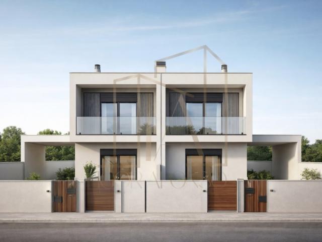 Moradia Geminada T3 com design moderno e áreas amplas