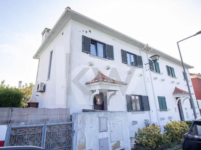 Moradia geminada T3 com jardim no Bairro Madre Deus