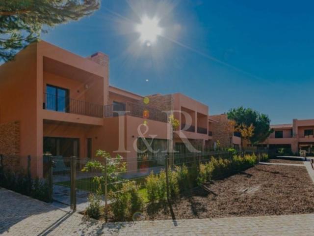 Moradia geminada T3 com jardim na Herdade Monteverde, Seixal
