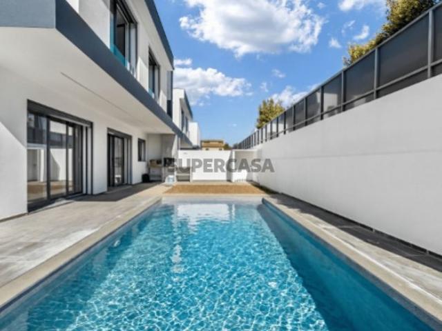 Moradia Geminada T3 com piscina, Abrunheira, Sintra