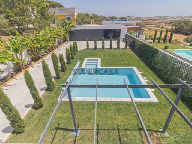 Moradia Geminada T3 com Piscina em São João da Lampas