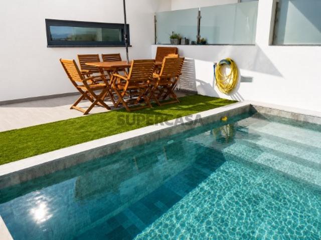 Moradia Geminada T3 com Piscina Quinta do Conde