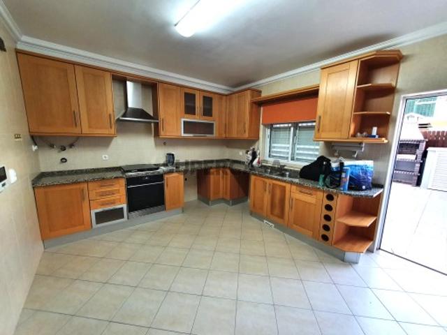 Moradia Geminada T3 c/Sótão, Telheiro e Piscina Quinta do Conde