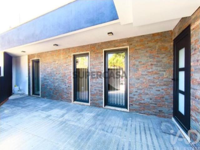 Moradia geminada T3 em Mazarefes e Vila Fria de 110 m²