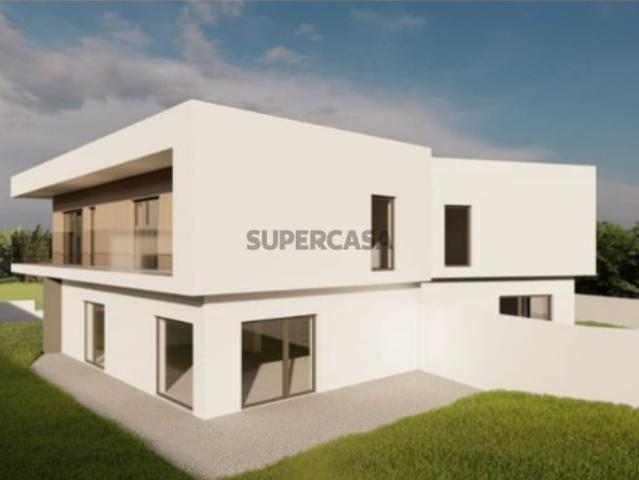 Moradia Geminada T3 em construção