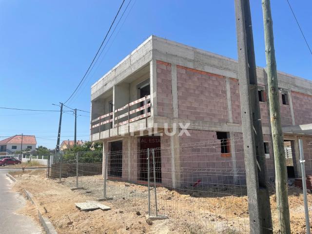 Moradia geminada T3 em construção, Seixal