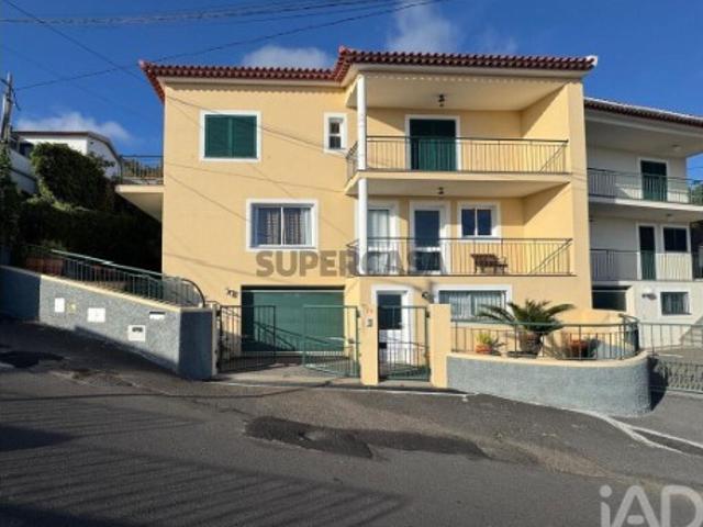 Moradia geminada T3 em Funchal Santa Maria Maior de 263 m²
