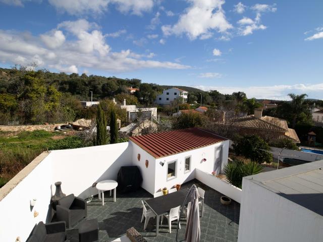 Moradia geminada T3 em localização tranquila, perto de Messines, Silves