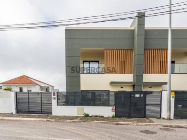 Moradia Geminada, T3 em São Domingos de Rana, Cascais