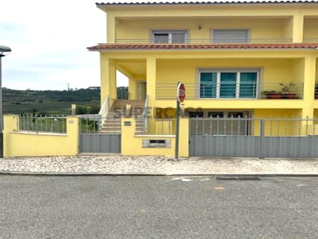 Moradia Geminada T3 em Santa Catarina, Caldas da Rainha