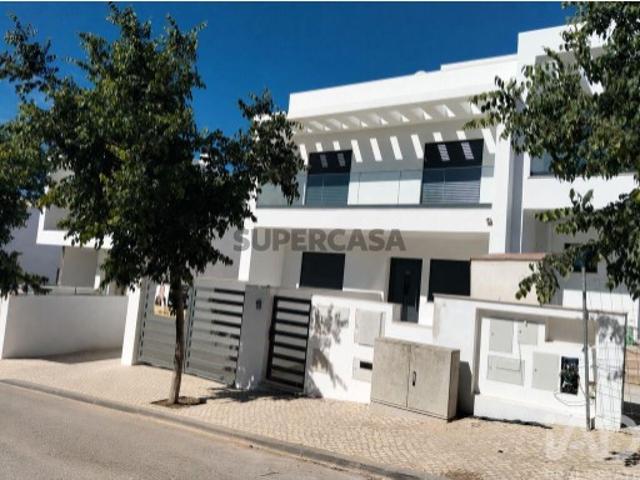 Moradia geminada T3 em Tavira de 225 m²