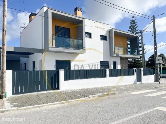 Moradia Geminada T3 Pinhal do General, Seixal 425.000