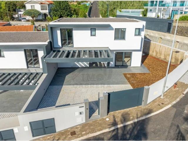 Moradia Geminada T3 São Roque, Funchal 108m² São Roque Funchal