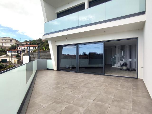 Moradia Geminada T3 Venda em Santo António,Funchal 189m² Santo António Funchal