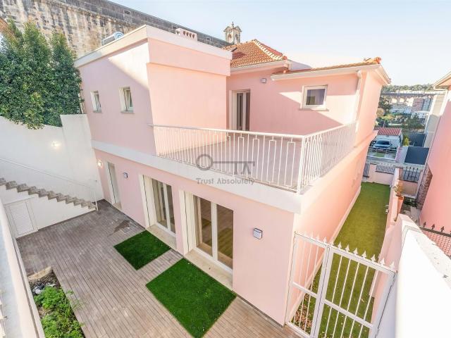 Moradia Geminada T3 +1 com Jardim em Campolide 227m² Campolide
