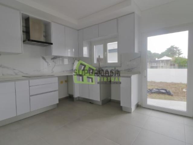 Moradia Geminada triplex T3, Nova, Quinta do Conde