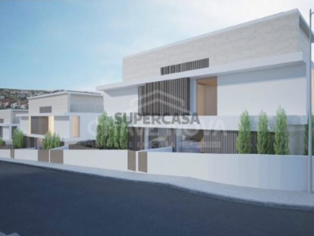 Moradia Geminada V4 Nova em Canidelo