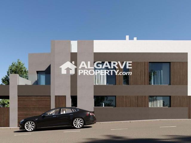Moradia Geminada V4 com Piscina e Cave nas Gambelas, Faro, Faro, Montenegro