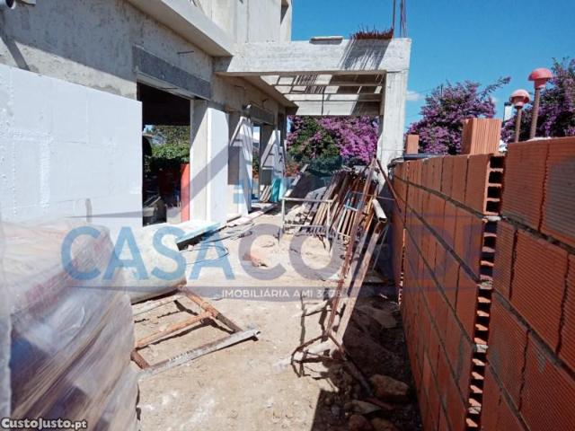 Moradia Geminada V4 Duplex C/Piscina A Sal