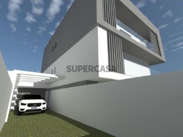 Moradia Geminada V3+1 C/Piscina