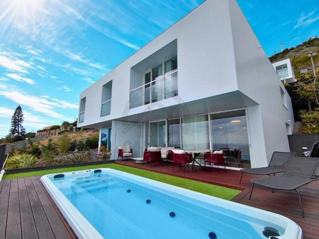 Moradia Geminada V3 Mobilada Casas Brancas 301m² São Martinho