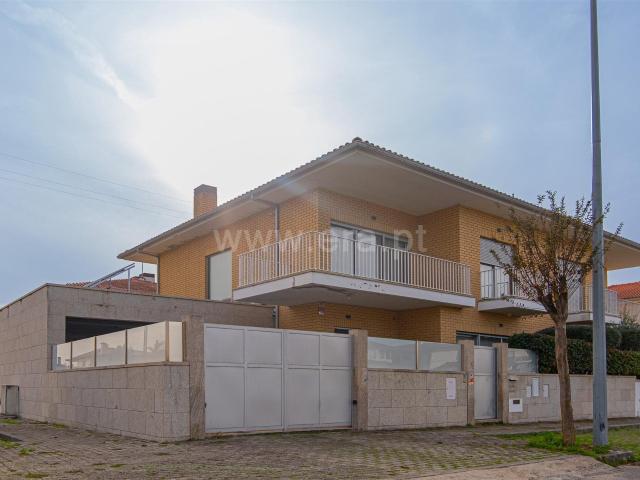 Moradia Geminada V3, Barroselas, Viana do Castelo 199m² Barroselas