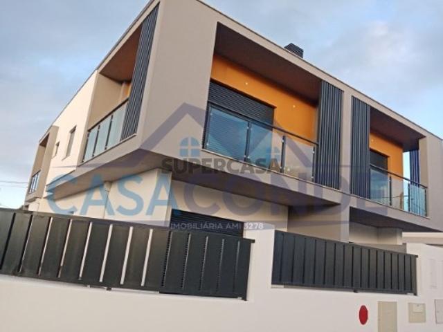 Moradia Geminada V3 Duplex