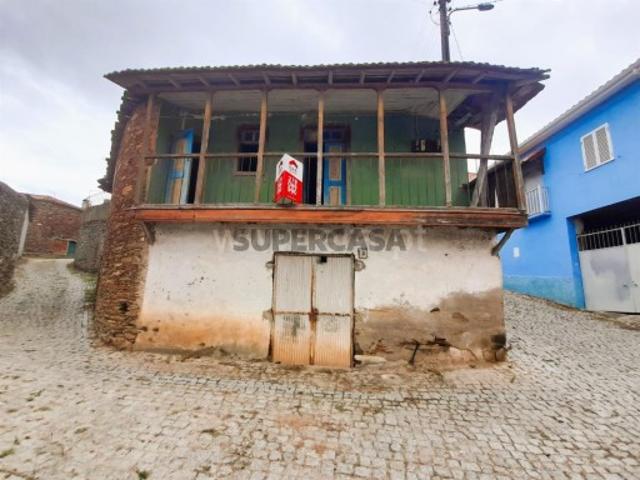 Moradia Geminada 2 quartos