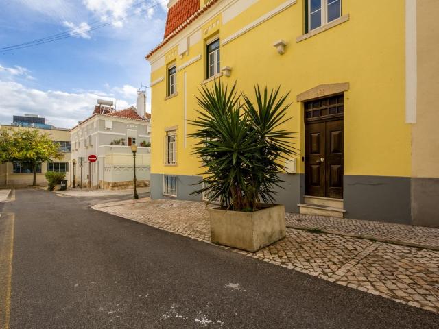 Moradia Geminada, 3 quartos, Lisboa, Areeiro 136m² Areeiro