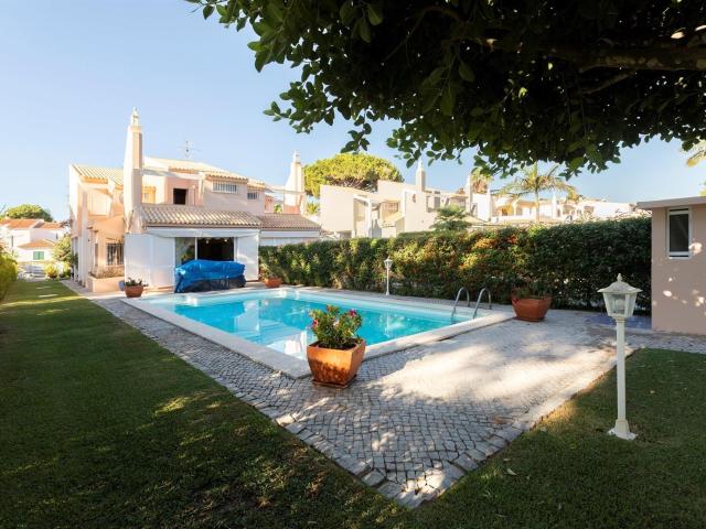 Moradia em Zona Privilegiada de Vilamoura 133m² Quarteira