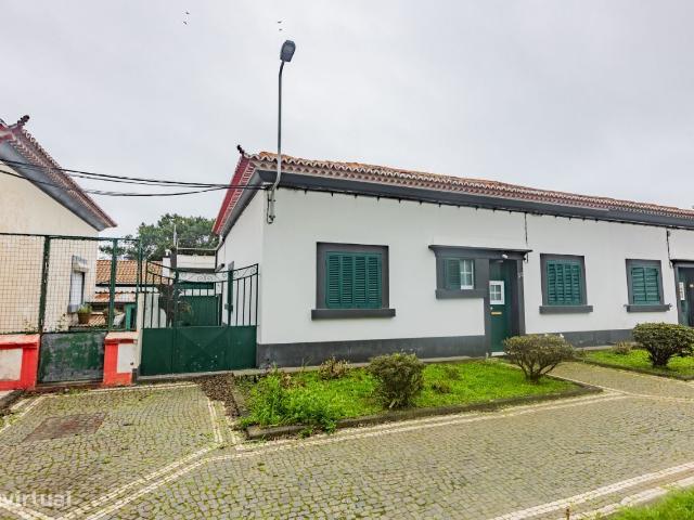 Moradia Geminada 4 quartos em Santa Clara