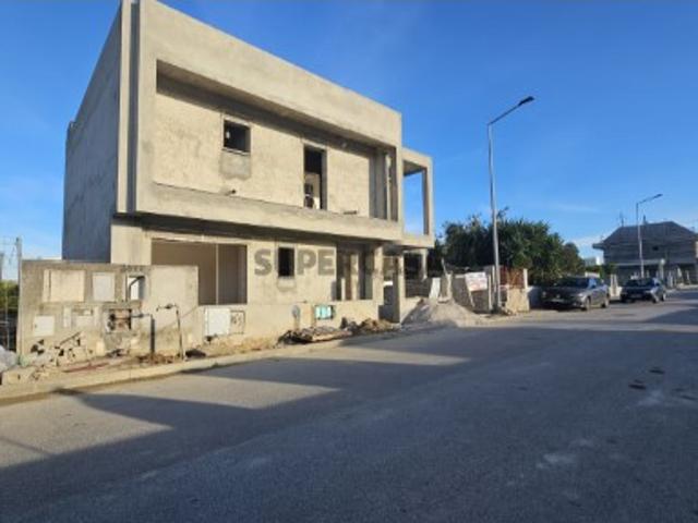 Moradia Geminada, 4 quartos, Seixal, Amora