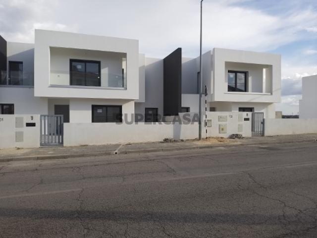 Moradia Geminada