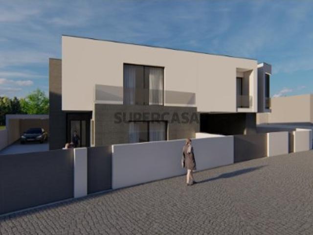Moradia Germinada T3 em Construção