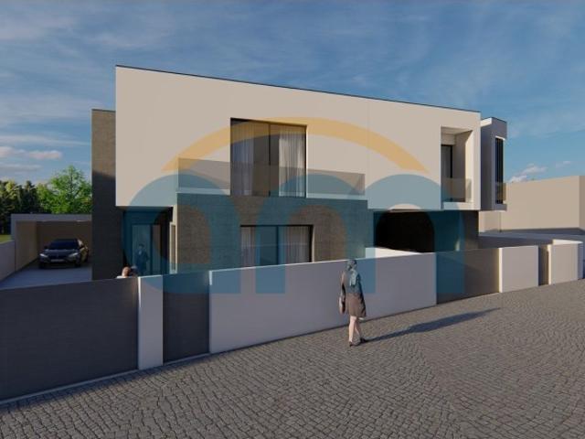 Moradia Germinada T3 em Construção