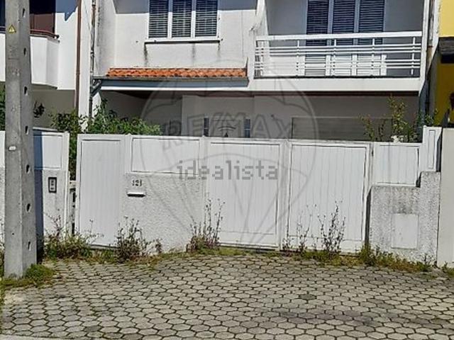 Moradia, Grijó e Sermonde