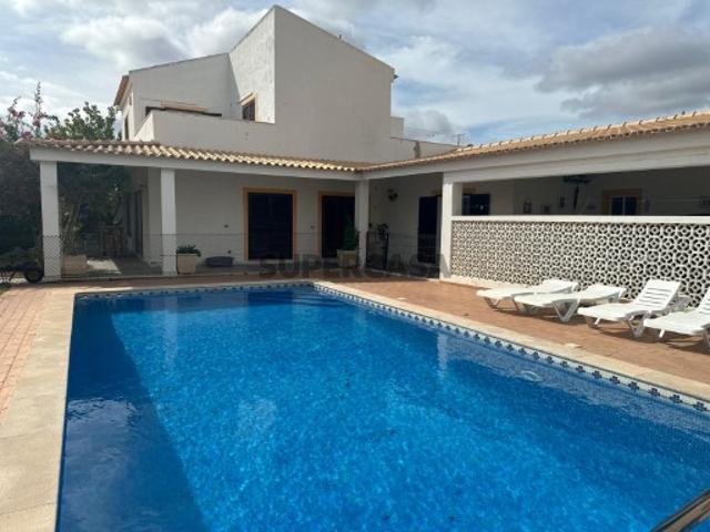 Moradia Independente T3 com Piscina