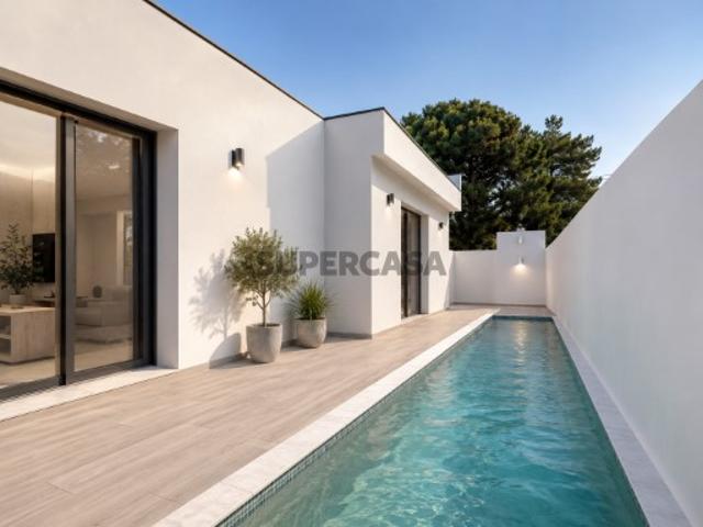 Moradia Independente T3+1 com 2 Suítes e Piscina Implantada num Lote de Gaveto