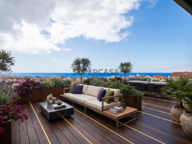 Moradia Independente T4 Vista Mar