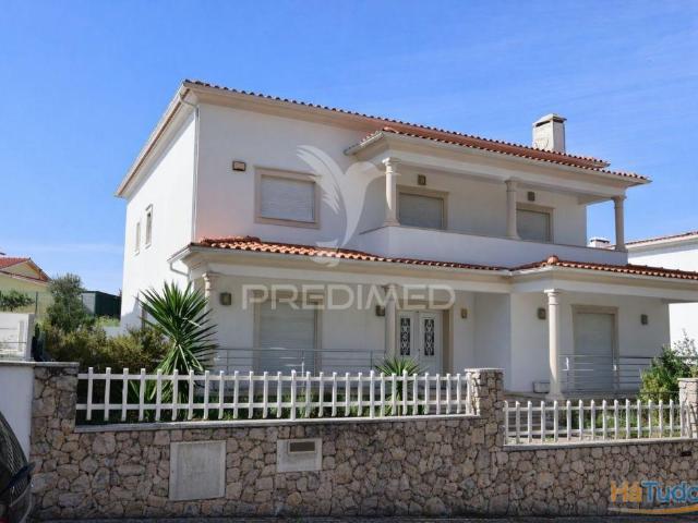 Moradia independente T5 | 600 m² de Exclusividade, Conforto e Privacidade em Porto de Mós | 26064081619