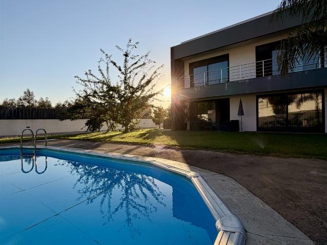 Moradia Independente | T5 | 1.200 m² de Terreno | 25 Minutos. 285m² Oliveira de Azeméis, Santiago da Riba Ul, Ul, Macinhata da S
